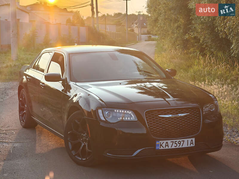 Chrysler 300C 2019