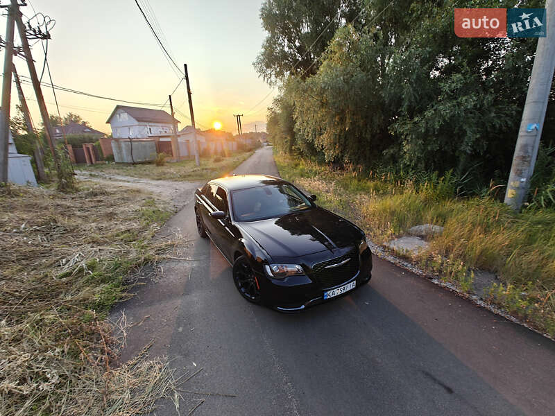 Седан Chrysler 300C 2019 в Києві
