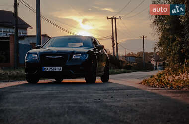 Седан Chrysler 300C 2019 в 