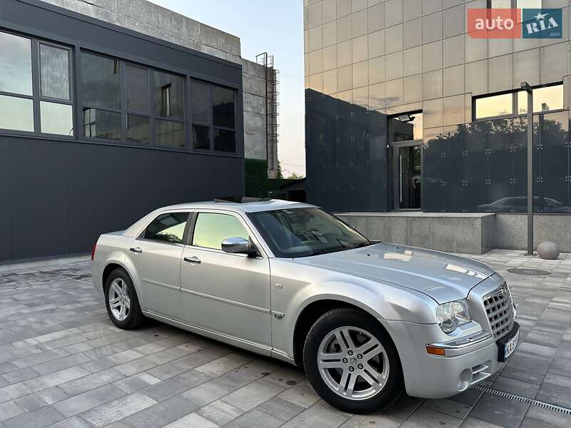 Седан Chrysler 300C 2005 в Переяславі
