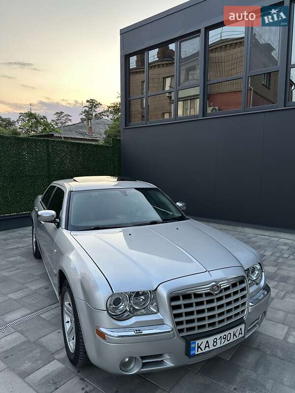 Седан Chrysler 300C 2005 в Переяславі