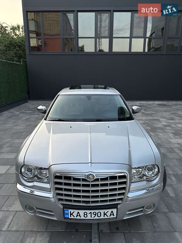 Седан Chrysler 300C 2005 в Переяславі