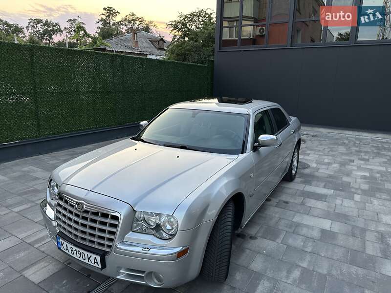 Седан Chrysler 300C 2005 в Переяславі