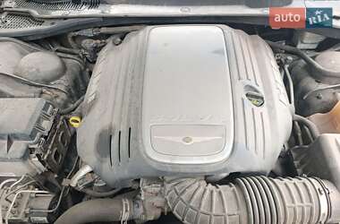 Седан Chrysler 300C 2006 в 