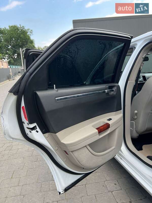 Седан Chrysler 300C 2006 в Косове фото 4 Седан Chrysler 300C 2006 в Косове