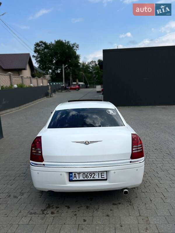 Седан Chrysler 300C 2006 в Косове фото 17 Седан Chrysler 300C 2006 в Косове