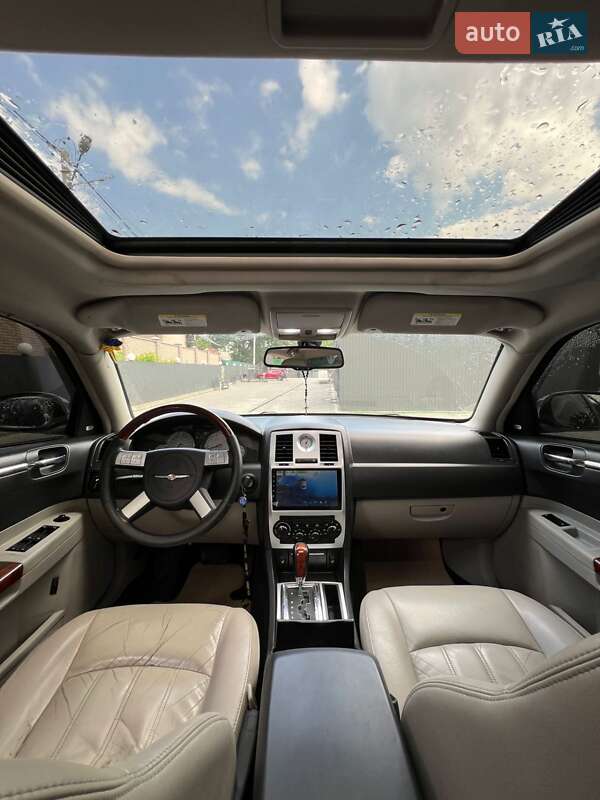 Седан Chrysler 300C 2006 в Косове фото 27 Седан Chrysler 300C 2006 в Косове