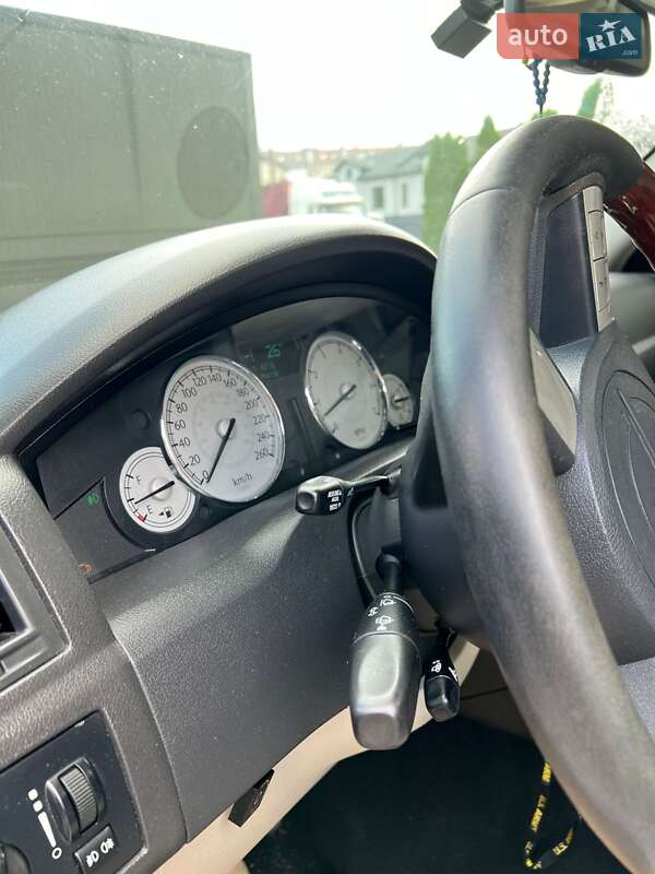 Седан Chrysler 300C 2006 в Косове фото 23 Седан Chrysler 300C 2006 в Косове