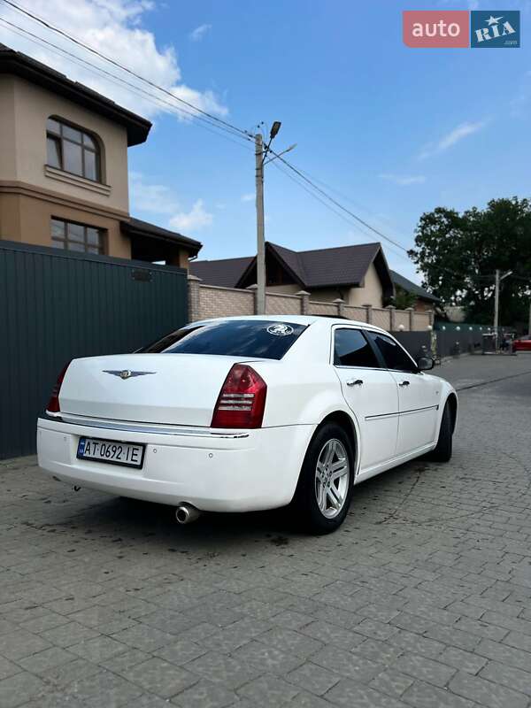 Седан Chrysler 300C 2006 в Косове фото 33 Седан Chrysler 300C 2006 в Косове