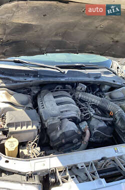 Седан Chrysler 300C 2005 в 