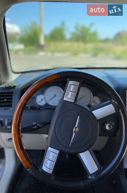 Седан Chrysler 300C 2005 в 
