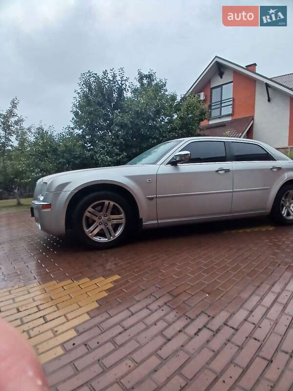 Седан Chrysler 300C 2006 в 