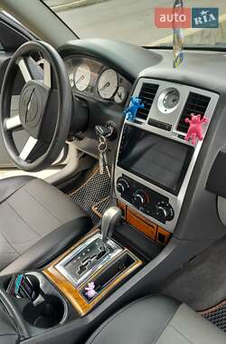 Седан Chrysler 300C 2006 в 