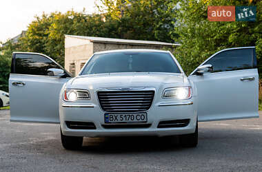 Седан Chrysler 300C 2014 в 