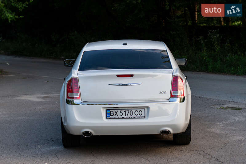 Седан Chrysler 300C 2014 в Хмельницком