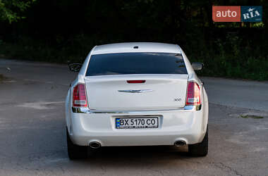 Седан Chrysler 300C 2014 в 