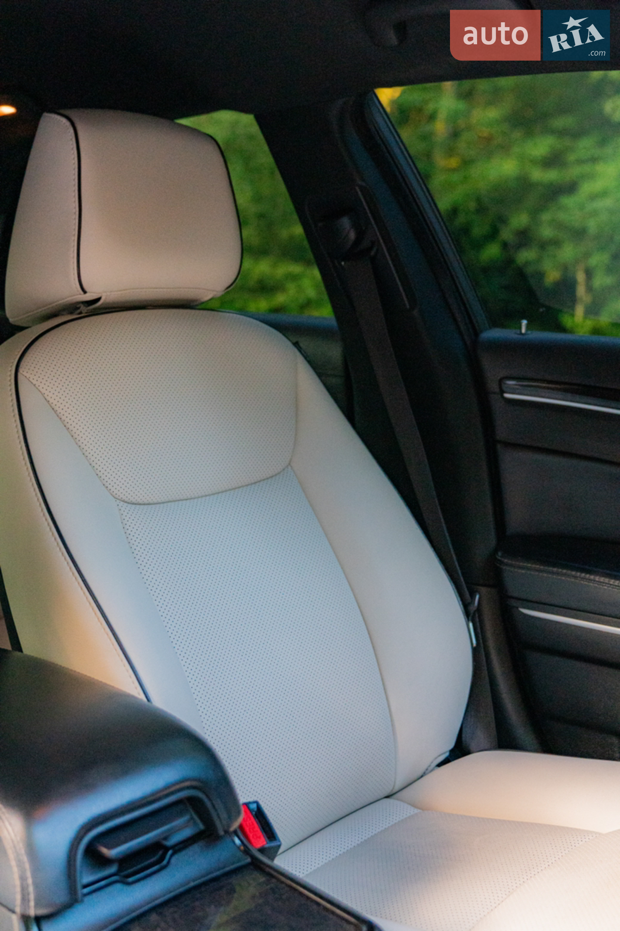 2014 Chrysler 300C - мініатюра 43