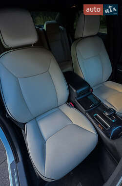 Седан Chrysler 300C 2014 в 