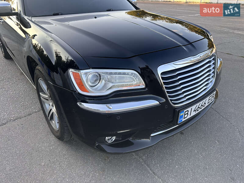 Седан Chrysler 300C 2011 в Кременчуге