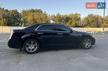 Седан Chrysler 300C 2011 в 