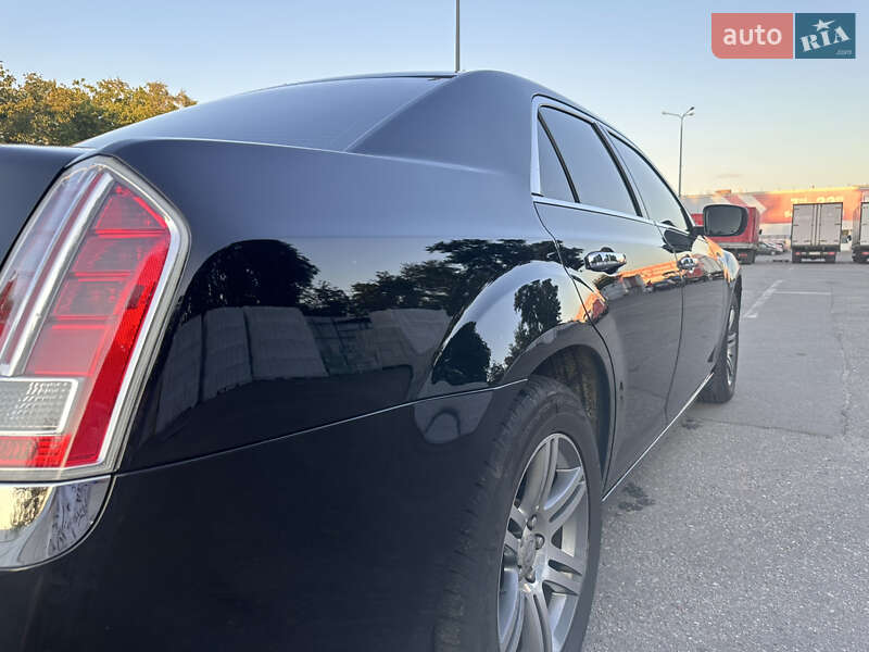 Седан Chrysler 300C 2011 в Кременчуге
