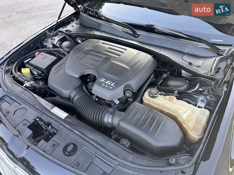 Седан Chrysler 300C 2011 в Кременчуге