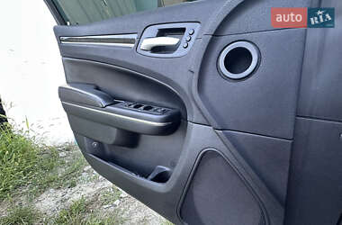 Седан Chrysler 300C 2011 в 