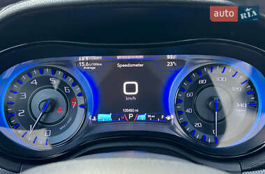 Седан Chrysler 300C 2015 в 