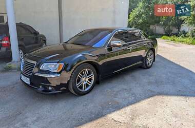 Седан Chrysler 300C 2012 в 