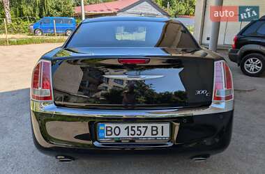 Седан Chrysler 300C 2012 в 