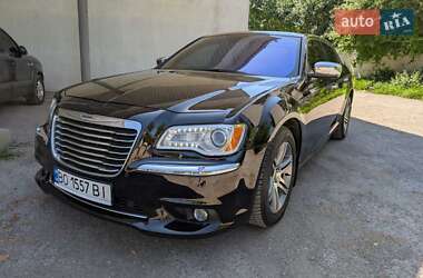 Седан Chrysler 300C 2012 в 