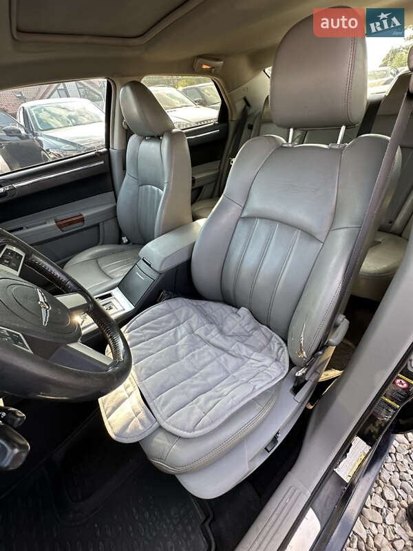 Седан Chrysler 300C 2007 в Ивано-Франковске