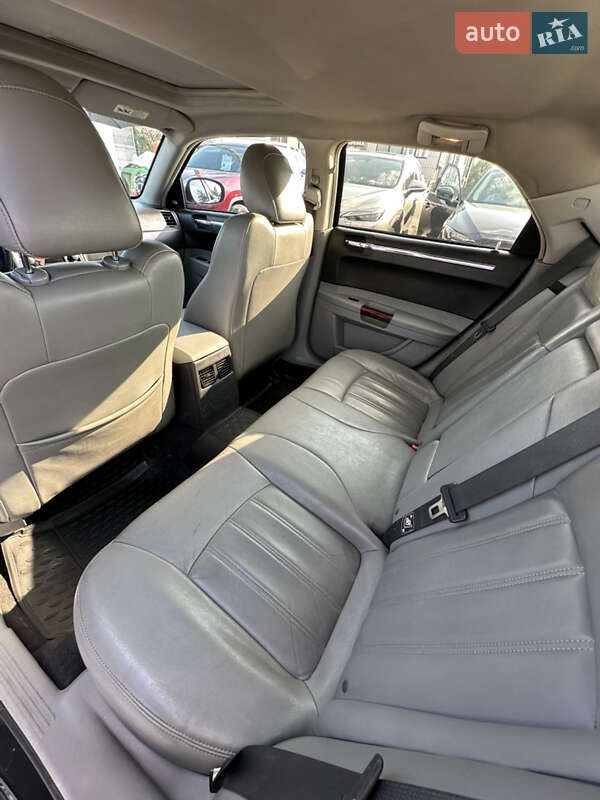 Седан Chrysler 300C 2007 в Ивано-Франковске