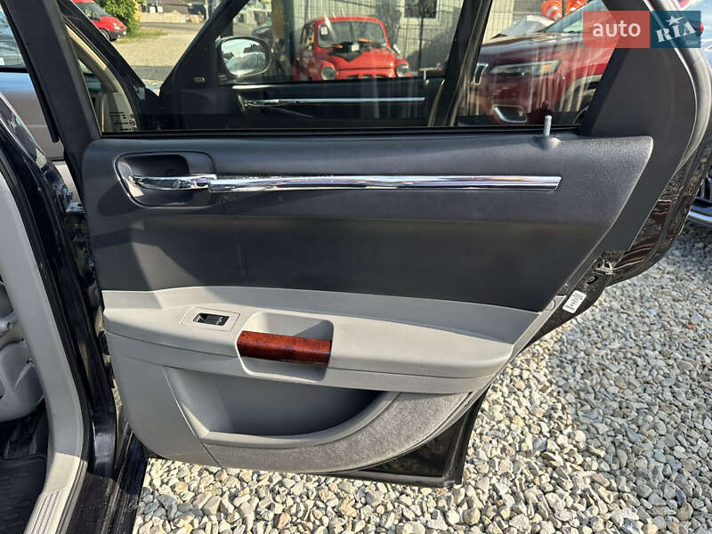 Седан Chrysler 300C 2007 в Ивано-Франковске