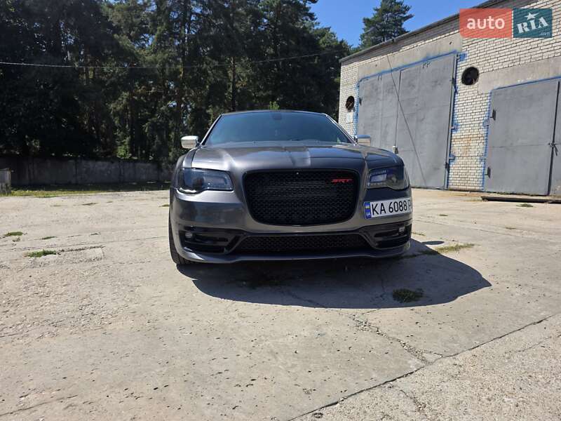 Седан Chrysler 300C 2018 в Киеве