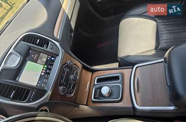 Седан Chrysler 300C 2018 в 