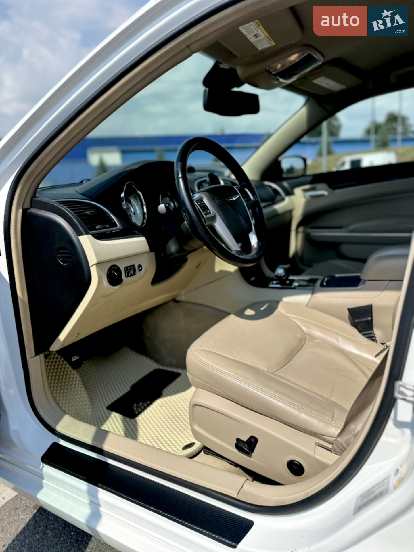 2014 Chrysler 300C - мініатюра 11