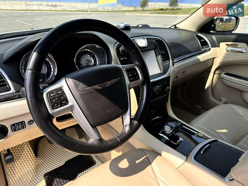 Седан Chrysler 300C 2014 в Вінниці