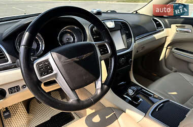 Седан Chrysler 300C 2014 в 