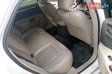 Седан Chrysler 300C 2005 в 
