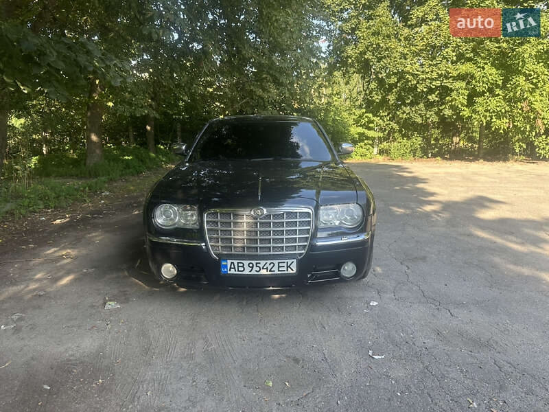 Седан Chrysler 300C 2006 в Виннице