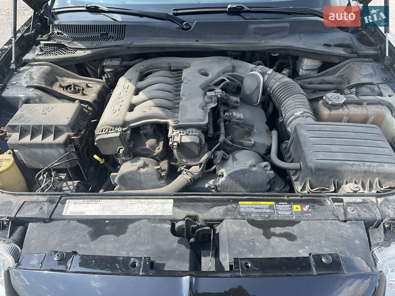 Седан Chrysler 300C 2004 в Сквире