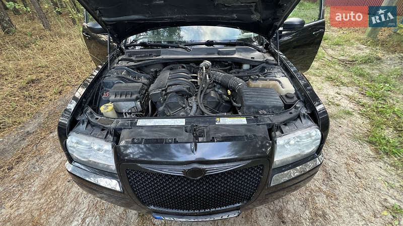 Седан Chrysler 300C 2006 в Луцьку