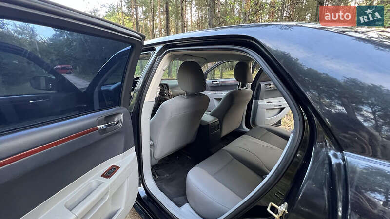 Седан Chrysler 300C 2006 в Луцьку