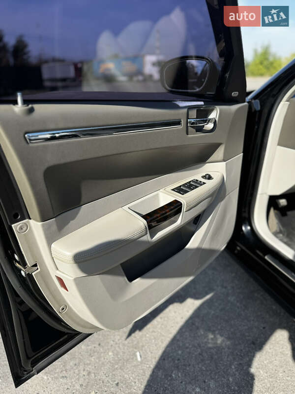 Седан Chrysler 300C 2008 в Харкові