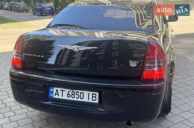 Седан Chrysler 300C 2005 в 
