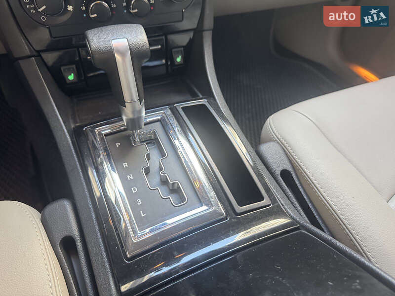 Седан Chrysler 300C 2005 в Львові