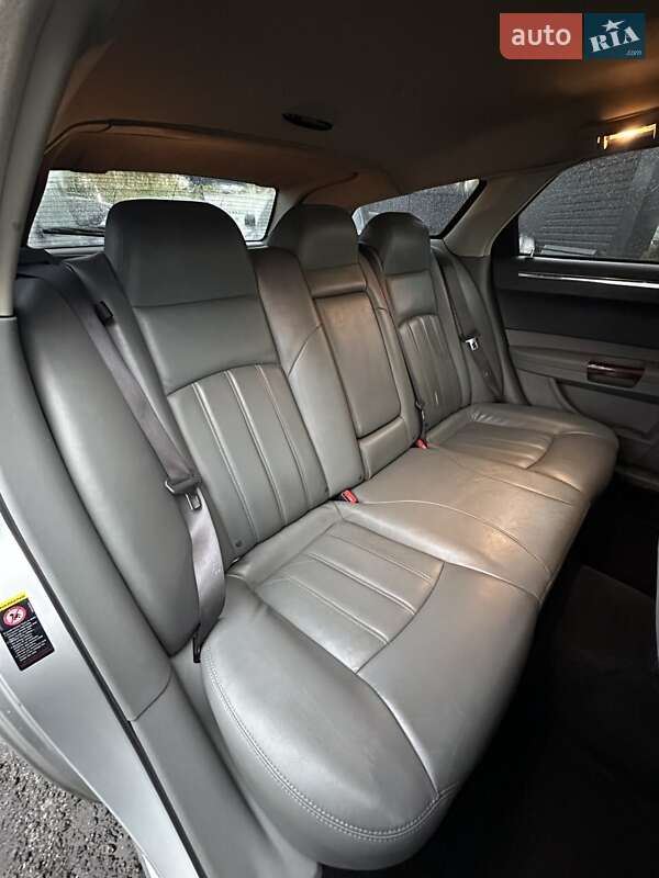 Универсал Chrysler 300C 2004 в Белогородке