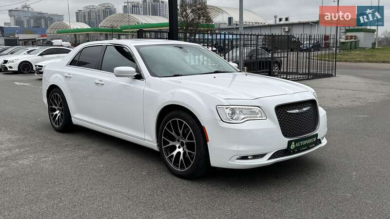 Седан Chrysler 300C 2016 в Києві фото 4 Седан Chrysler 300C 2016 в Києві