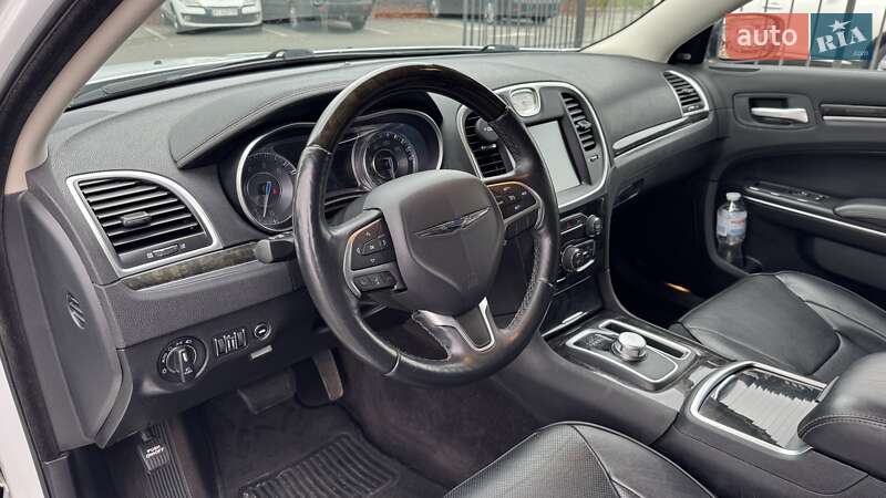 Седан Chrysler 300C 2016 в Києві фото 24 Седан Chrysler 300C 2016 в Києві